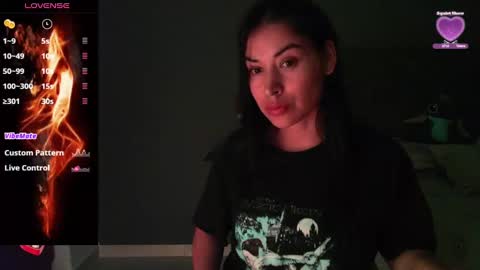 Snapshot of angiebaxter chatting on 11-05-25, 11:49 Angiebaxt online show from 11-05-25, 11:49