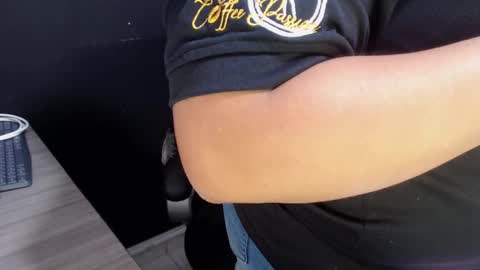 Snapshot of angy_ro12 chatting on 02-09-26, 08:13 angy online show from 02-09-26, 08:13