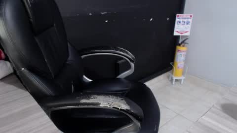 angy online show from 04-01-26, 01:41