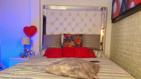 laura  online show from 03-08-25, 05:17