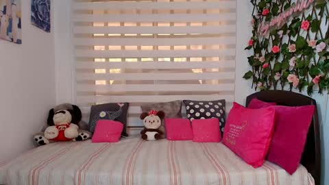 laura  online show from 02-12-26, 01:50