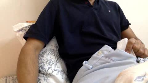 aniketkesari1 online show from 01-11-26, 01:49