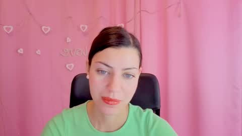 Snapshot of aniskyy chatting on 02-18-26, 05:47 Anni online show from 02-18-26, 05:47