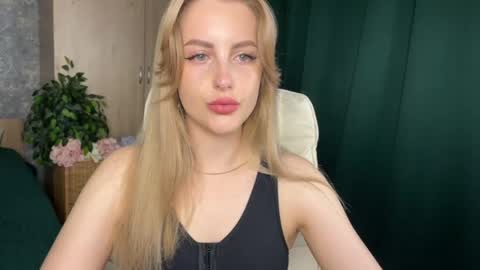 Snapshot of anita_blairr chatting on 06-02-26, 12:56 Anita online show from 06-02-26, 12:56