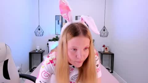 Snapshot of anita_marcelle chatting on 06-06-26, 08:30 Anita online show from 06-06-26, 08:30
