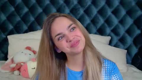 AnitaVenture online show from 09-10-25, 04:23