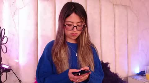 Snapshot of anittarouse chatting on 06-24-26, 04:17 Anitta Rouse online show from 06-24-26, 04:17
