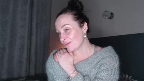 anjutka08 online show from 12-19-25, 04:36