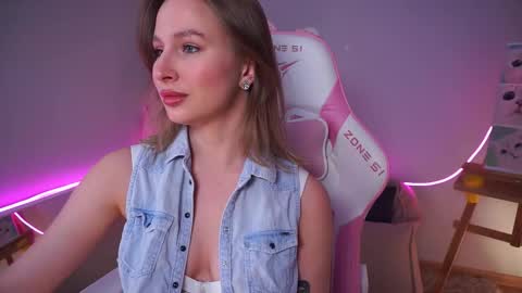 Ann online show from 11-26-25, 02:29