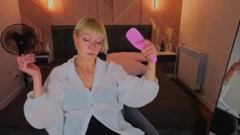 Snapshot of ann_annise chatting on 06-27-26, 12:59 ann_annise online show from 06-27-26, 12:59
