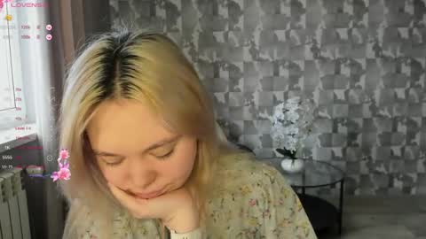 Snapshot of anna_aaaa chatting on 04-23-26, 12:29 Anna online show from 04-23-26, 12:29