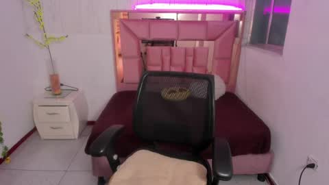 ANNA online show from 04-18-26, 09:04