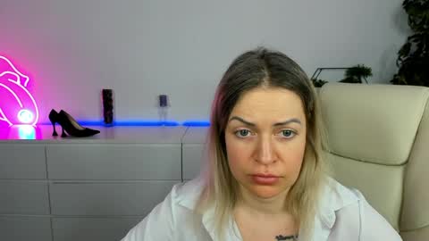 anna_snow9 online show from 03-16-26, 08:29