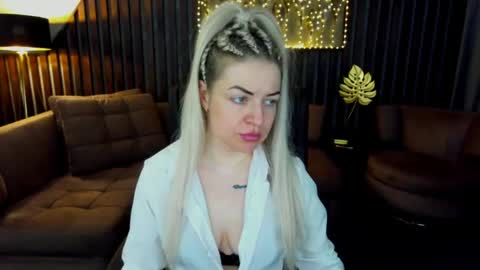 anna_snow9 online show from 05-01-26, 05:56
