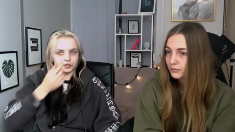 Snapshot of anna_sunshines chatting on 12-16-24, 10:29 Anna pvt is open online show from 12-16-24, 10:29