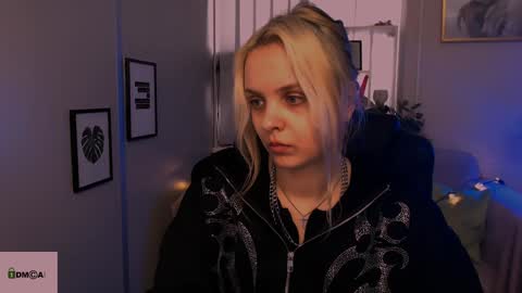 Snapshot of anna_sunshines chatting on 01-08-25, 10:37 Anna pvt is open online show from 01-08-25, 10:37