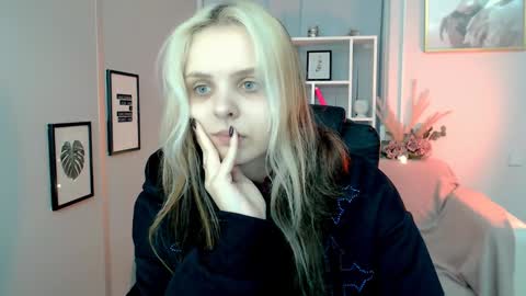 Snapshot of anna_sunshines chatting on 01-13-25, 10:14 Anna pvt is open online show from 01-13-25, 10:14