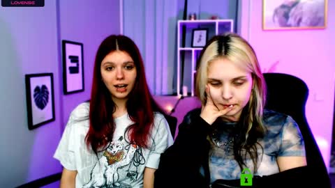 Snapshot of anna_sunshines chatting on 01-23-25, 02:17 Anna pvt is open online show from 01-23-25, 02:17