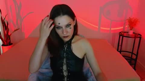 annaabels online show from 10-31-25, 08:04