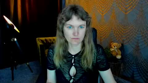 Snapshot of annabel_xxx chatting on 05-31-26, 05:48 Annabel online show from 05-31-26, 05:48