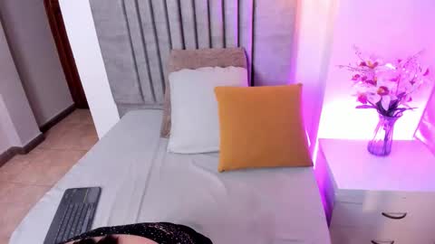 Snapshot of annabrookks chatting on 02-27-26, 12:21 AnnaBrooks online show from 02-27-26, 12:21