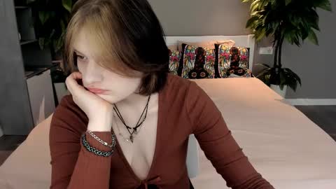 Snapshot of annacandie chatting on 09-21-25, 05:31 Anna online show from 09-21-25, 05:31