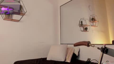 Anna online show from 11-11-25, 10:37