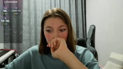 Snapshot of annadutton chatting on 06-30-26, 08:43 Luna online show from 06-30-26, 08:43