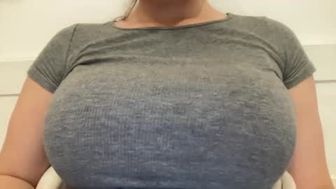 annagal18 online show from 05-16-26, 08:29