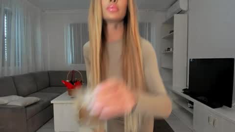 annaise  online show from 01-16-26, 08:07