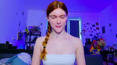 Snapshot of annakeenon chatting on 06-20-26, 05:43 Anna online show from 06-20-26, 05:43