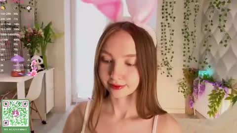 Holly Molly Im Polly online show from 07-15-26, 10:31
