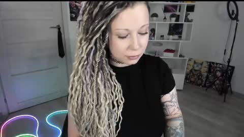 Snapshot of annanebula chatting on 04-28-26, 06:13 Anna online show from 04-28-26, 06:13