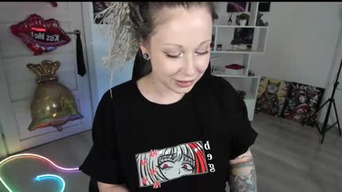 Snapshot of annanebula chatting on 05-22-26, 05:40 Anna online show from 05-22-26, 05:40