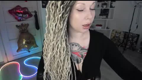 Snapshot of annanebula chatting on 05-31-26, 02:02 Anna online show from 05-31-26, 02:02