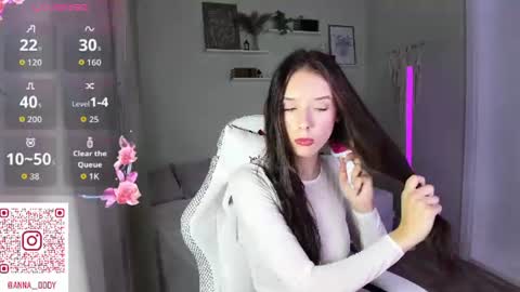 Snapshot of annaoddy chatting on 07-17-26, 01:34 Anna online show from 07-17-26, 01:34