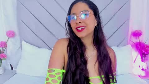 Snapshot of annaqueen_ chatting on 01-24-25, 04:28 Anna online show from 01-24-25, 04:28