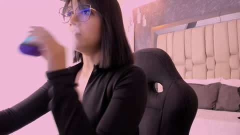 Annara Lein online show from 11-26-25, 12:00