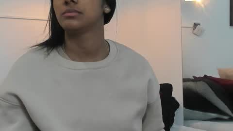 Anna Rosse online show from 03-25-26, 12:00