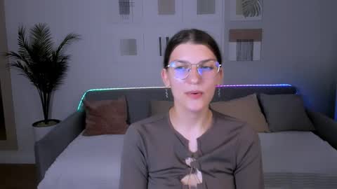 Snapshot of annathorne chatting on 05-16-26, 10:36 Im Anna online show from 05-16-26, 10:36