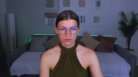 Snapshot of annathorne chatting on 06-09-26, 04:24 Im Anna online show from 06-09-26, 04:24