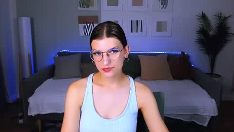 Snapshot of annathorne chatting on 06-15-26, 04:25 Im Anna online show from 06-15-26, 04:25