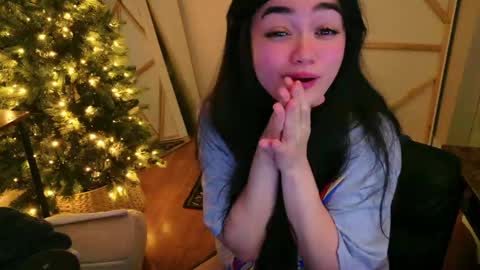 Snapshot of annatigarr chatting on 05-07-26, 04:07 meow online show from 05-07-26, 04:07