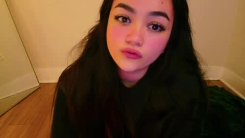 Snapshot of annatigarr chatting on 05-20-26, 02:51 meow online show from 05-20-26, 02:51