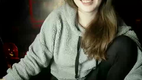 Bella online show from 10-20-25, 05:13