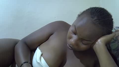 Snapshot of anne_marriee chatting on 02-18-26, 08:05 Anne marrie online show from 02-18-26, 08:05