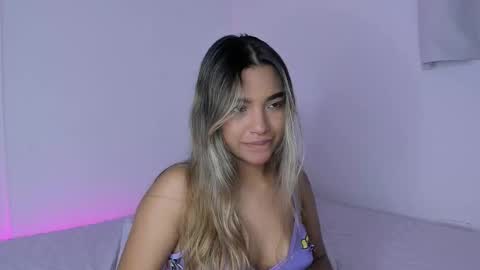 Anne online show from 10-28-25, 04:27