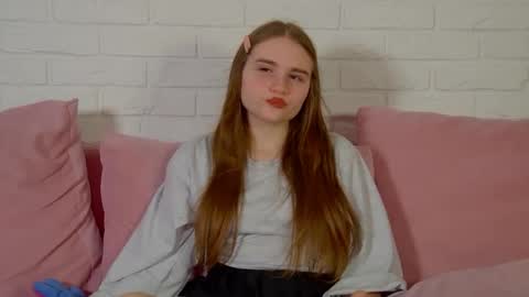 Snapshot of annetbennette chatting on 07-18-26, 04:38 AnnetBennette online show from 07-18-26, 04:38
