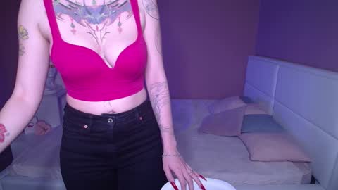 Snapshot of annetenet chatting on 01-31-25, 12:51 Annet online show from 01-31-25, 12:51