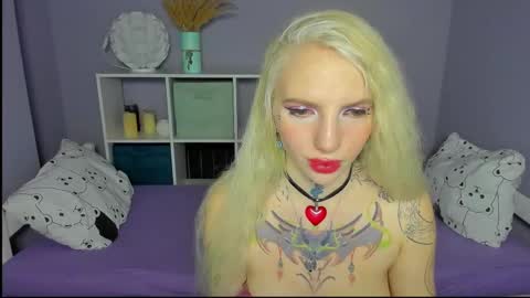 Snapshot of annetenet chatting on 02-14-25, 07:17 Annet online show from 02-14-25, 07:17